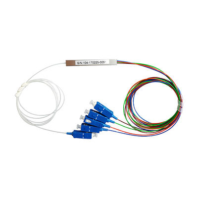 4 puissance optique 1550nm G657A1 tubulaire en acier de diviseur de fibre de la manière 1x4
